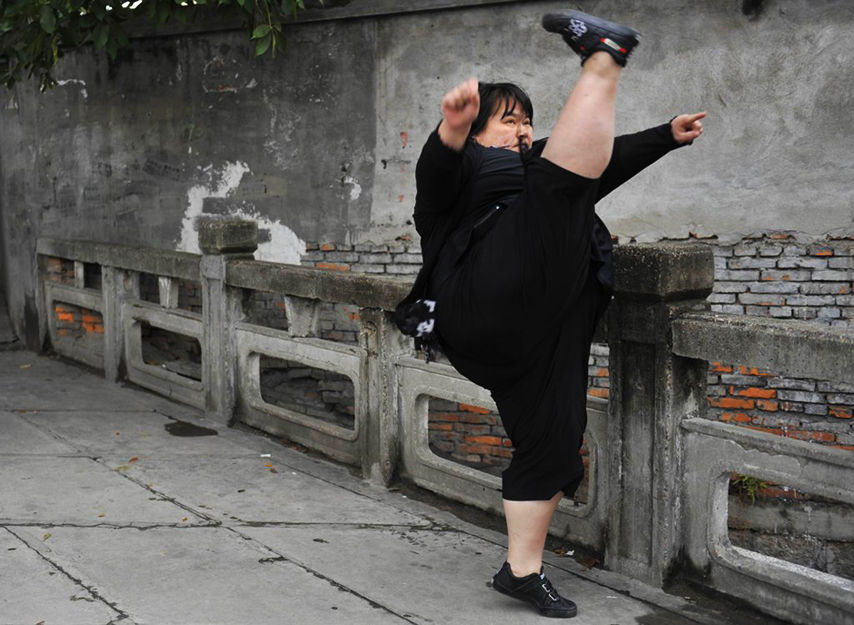 Сидеть верхом на толстых азиатках – явный признак превосходства над ними