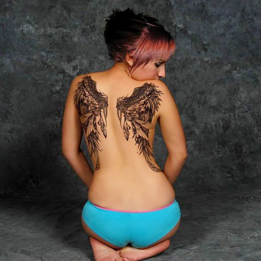 Татуировки Крылья на спине женские