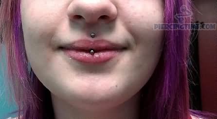 Nice Lip Vertical Jestrum Piercing