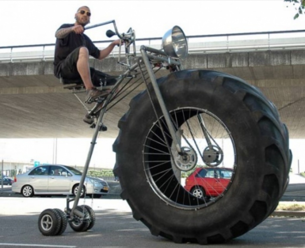 Giant Wheel Funny Bicycle