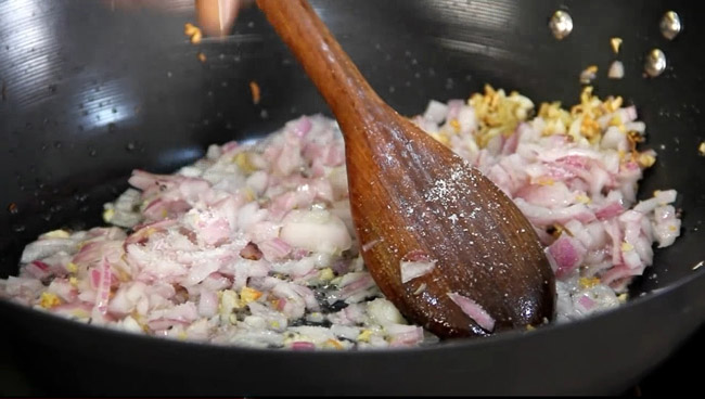 Misal Pav Recipe - Image 6