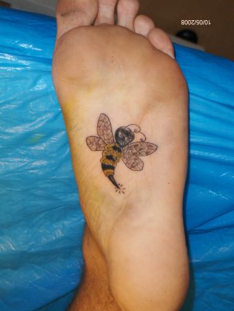 Cartoon Bee Tattoo On Under Foot