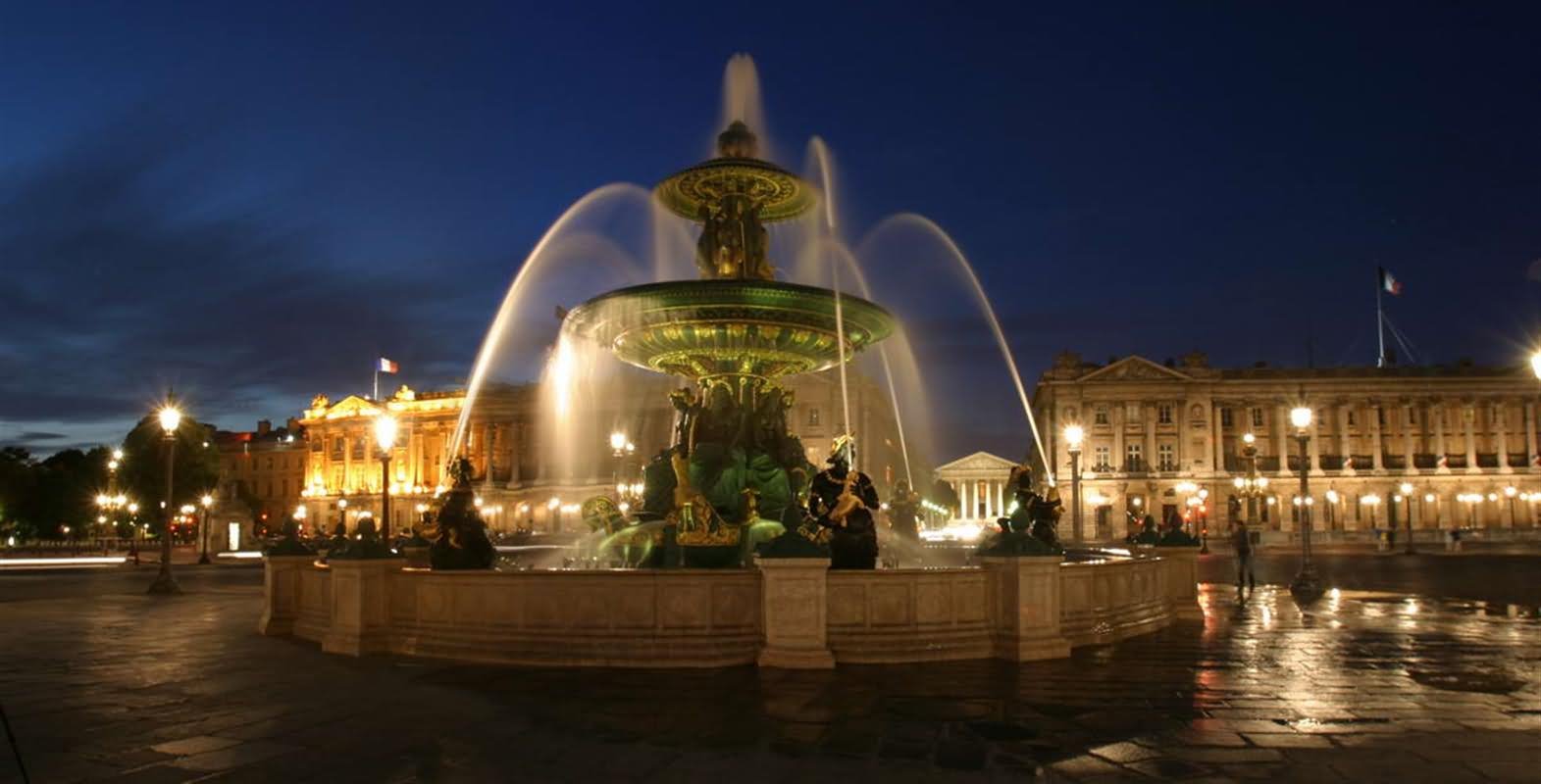 Night View Of Place de la Concorde Fountain