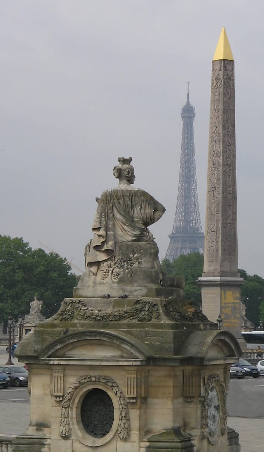 Place de la Concorde Back View Picture