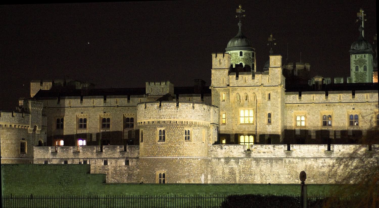 Tower Of London At Night Picture