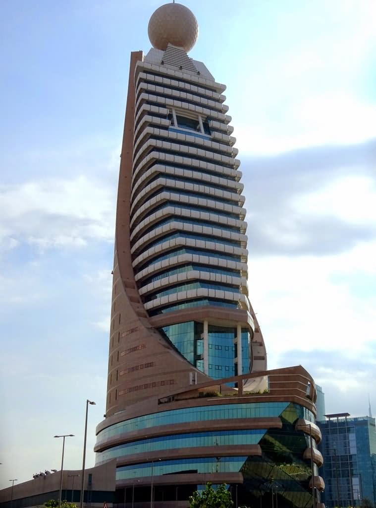 Amazing Etisalat Tower Picture