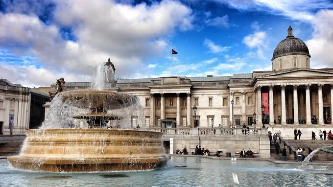 Amazing Fountain At Trafalgar Square In London