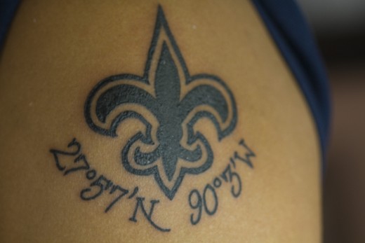 Black Ink Fleur De Lis Tattoo Idea