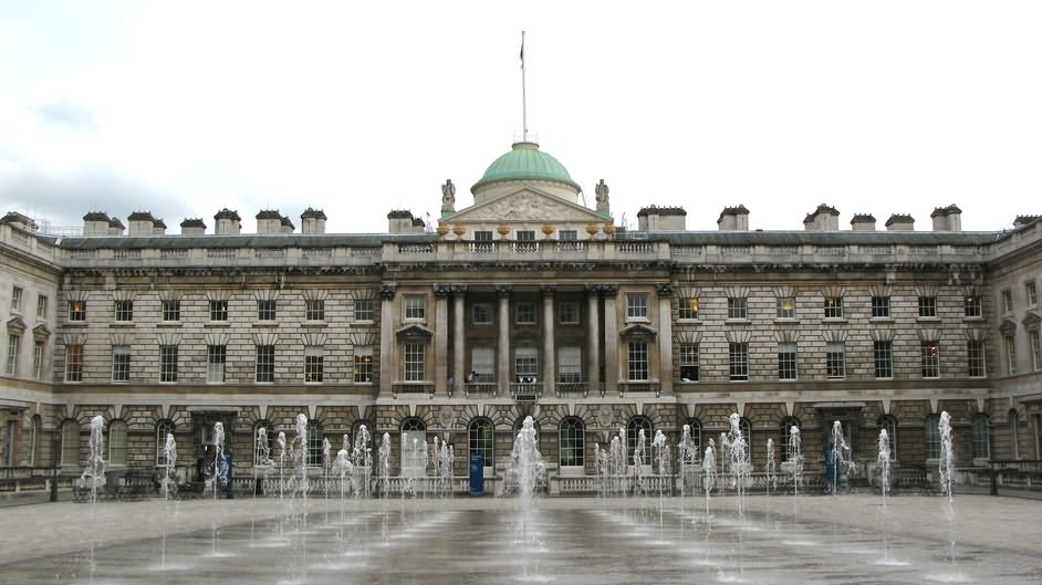 Front Picture Of The Somerset House In London