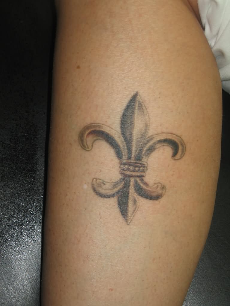 Grey Ink Fleur De Lis Tattoo On Leg