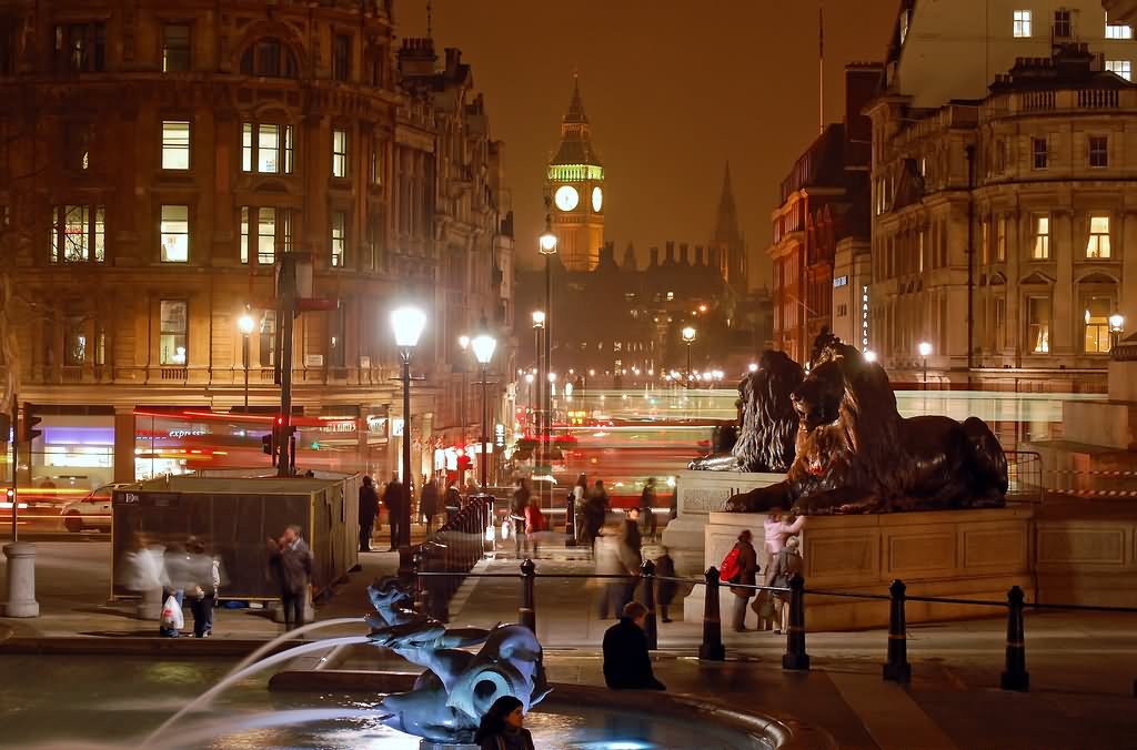 Incredible Night View Of Trafalgar Square