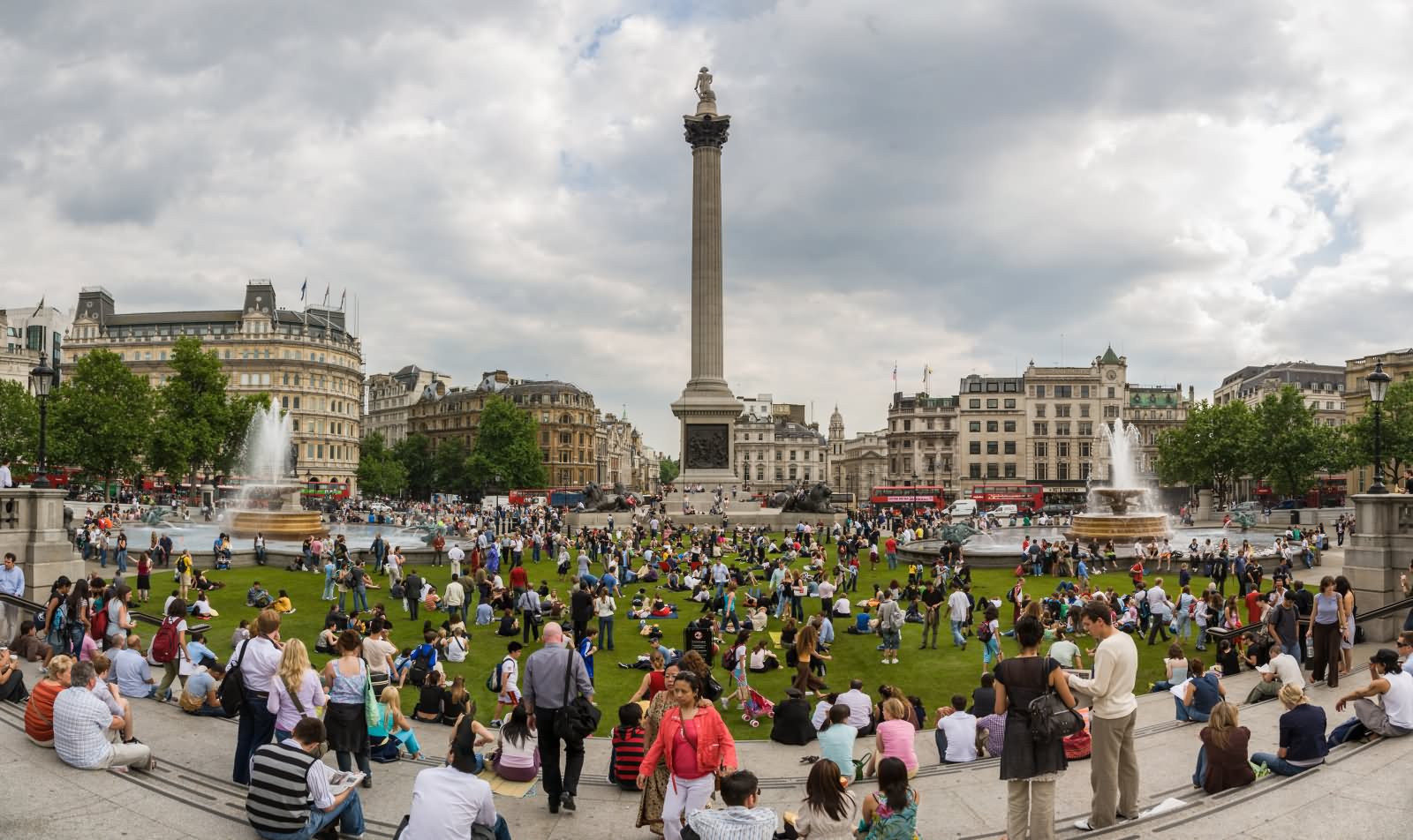 Large Number Of Tourists At Trafalgar Square