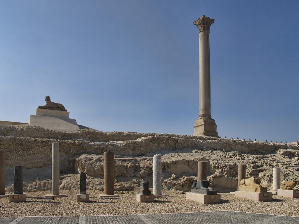 Pompey's Pillar Picture In Egypt