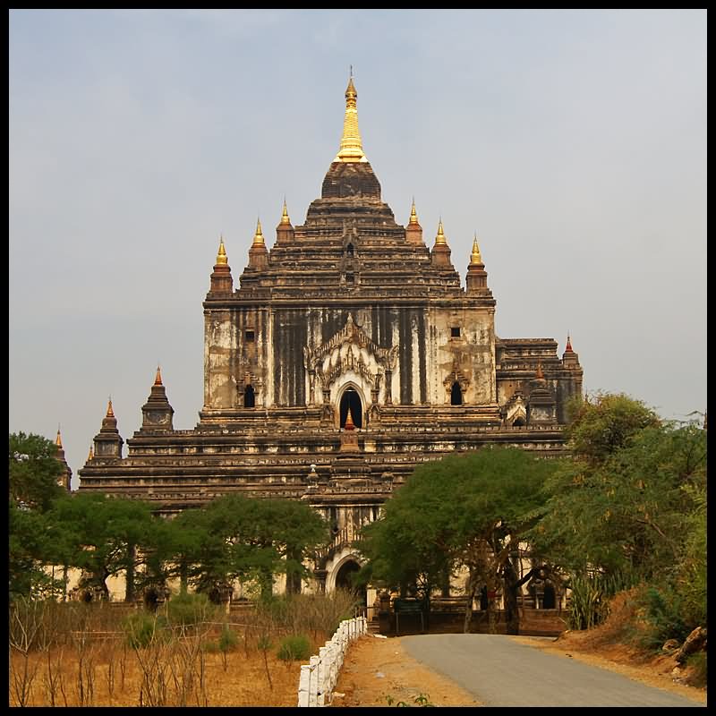 Front Picture Of The Thatbyinnyu Temple