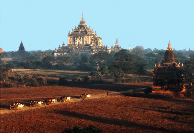 Incredible View Of The Thatbyinnyu Temple