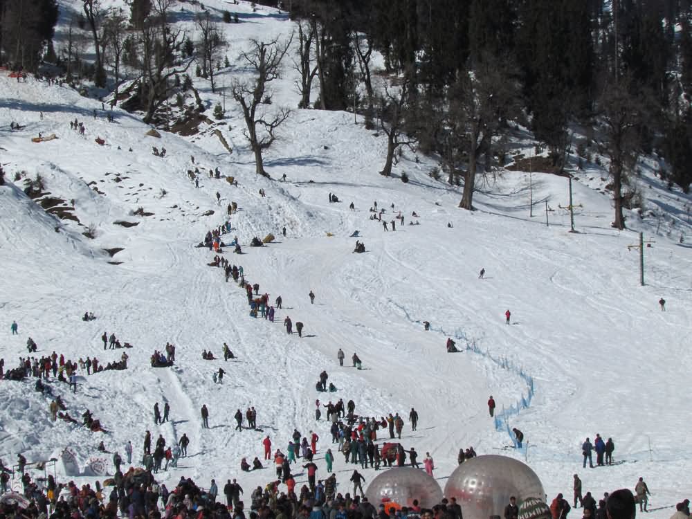 Large Number Of Tourists Enjoying At Solang Valley, Manali