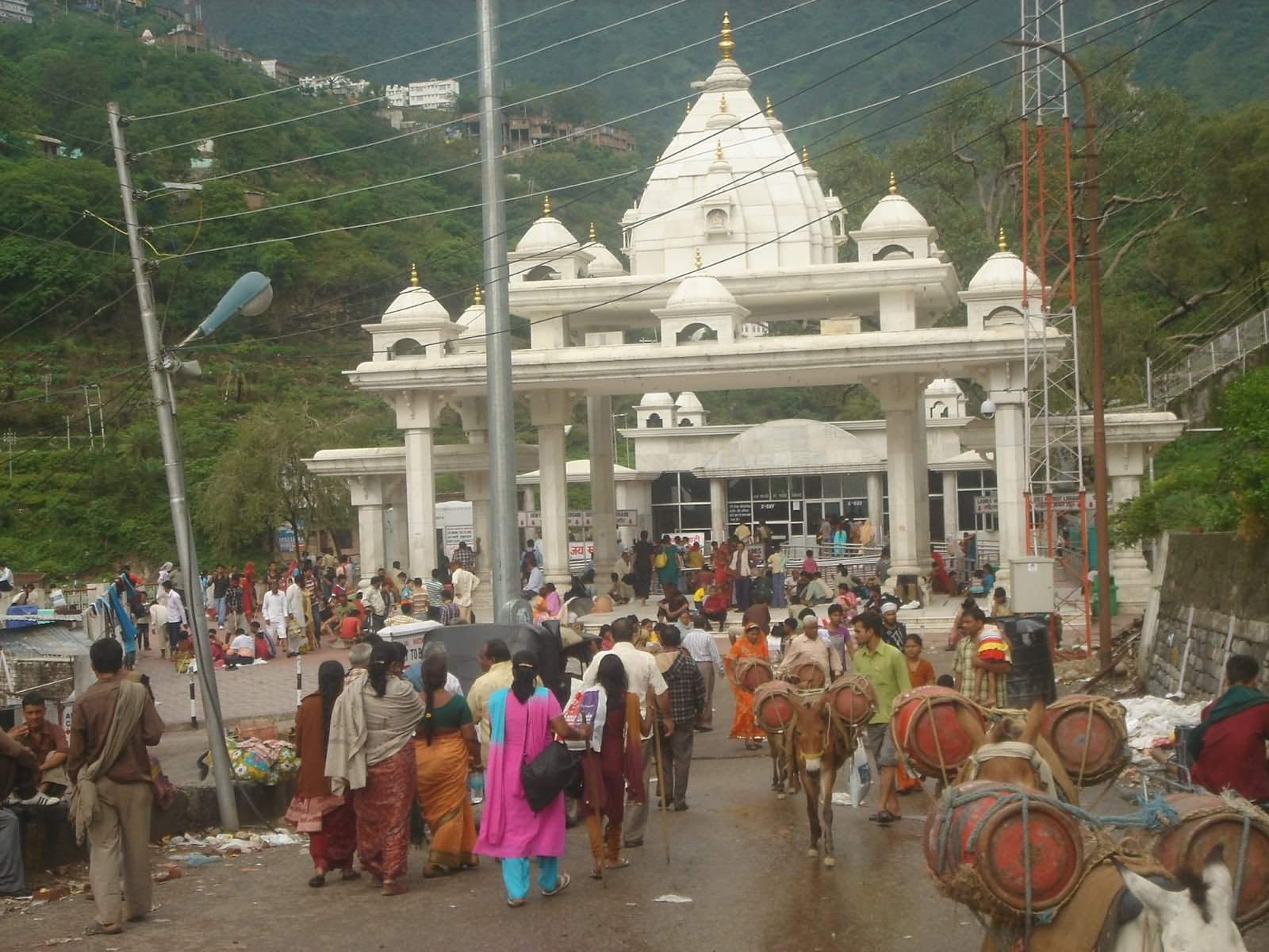 Main Entrance Gate Of Vaishno Devi Temple