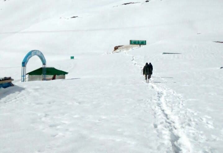 Trekkers Make Their Way To The Rohtang Pass