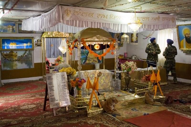 Indian Soldiers Inside The Gurdwara Pathar Sahib