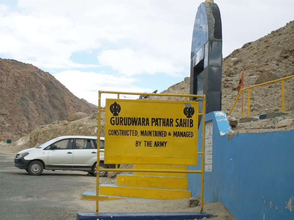 Signboard On The Main Entrance Of Gurdwara Pathar Sahib In Leh