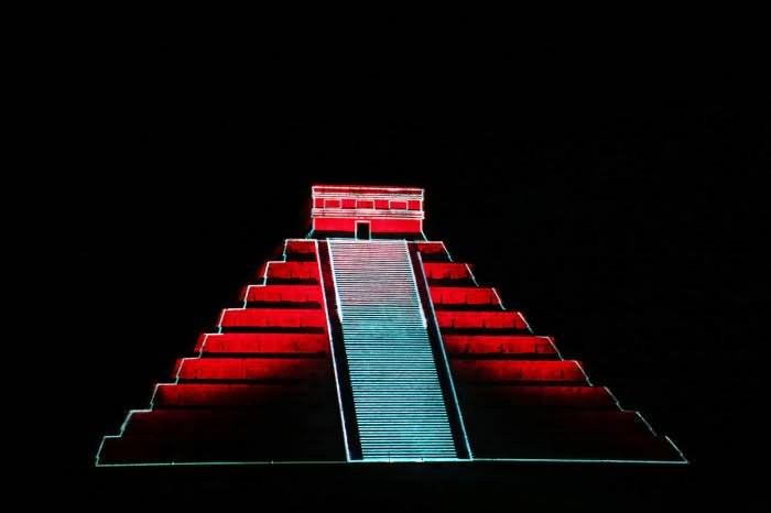 Beautiful Night Light Show At The El Castillo In Mexico