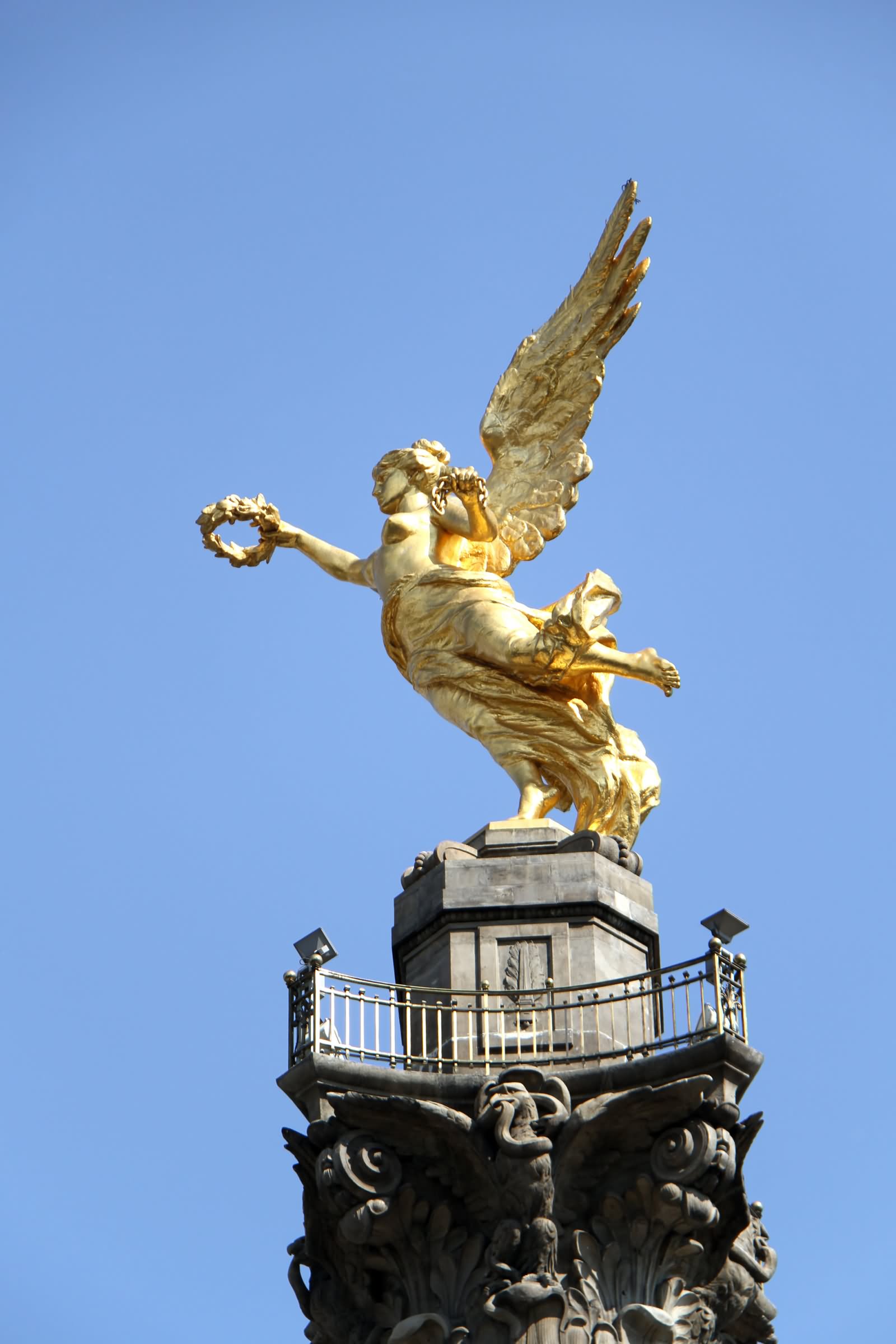 Golden Statue Of Angel Of Independence In Mexico City