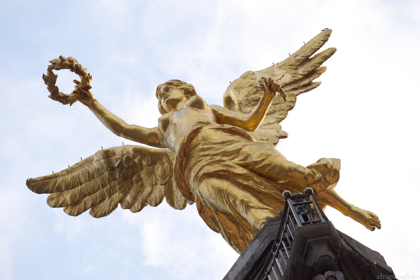 Golden Angel Of Independence Closeup Picture