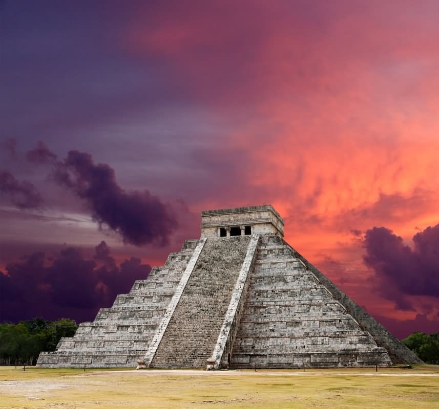 Magnificent-View-Of-The-El-Castillo-Pyramid-During-Sunset.jpg