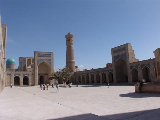 Po-i-Kalyan Courtyard Picture