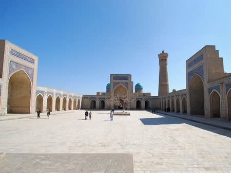 Po-i-Kalyan Courtyard Picture