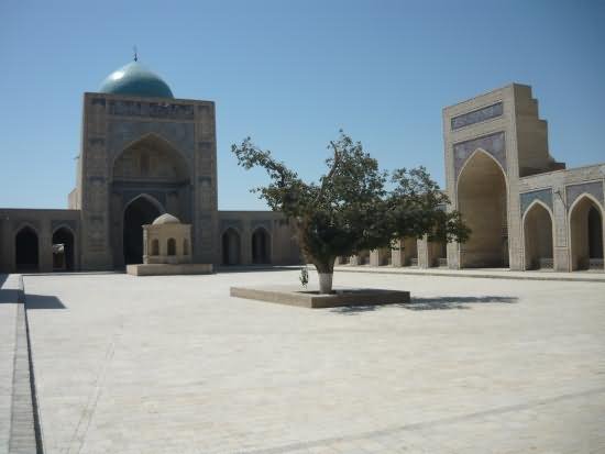 Po-i-Kalyan Mosque Courtyard Image