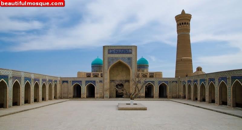 Po-i-Kalyan Mosque Courtyard Picture