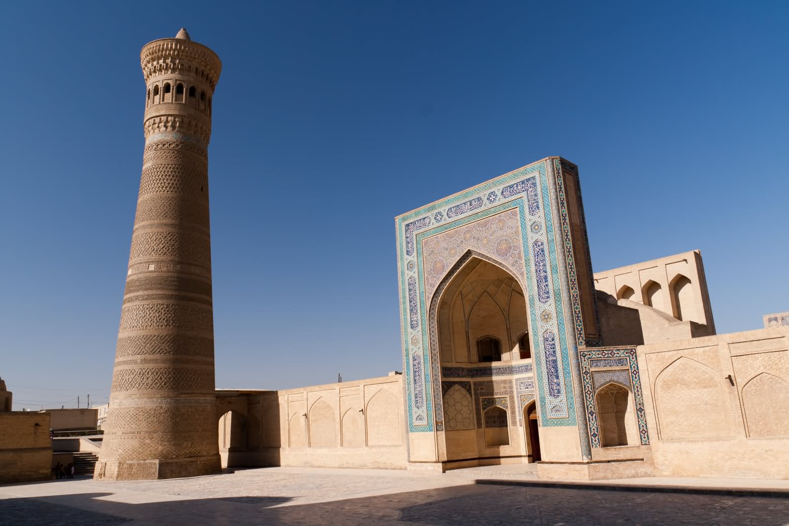 Po-i-Kalyan Mosque With Kalyan Minaret