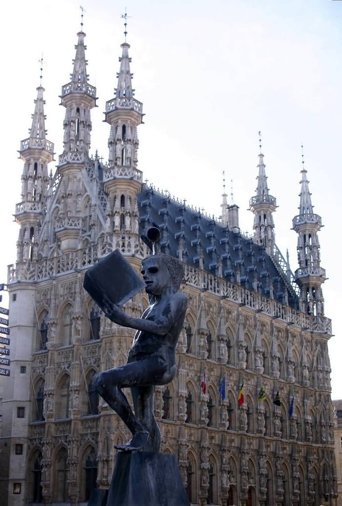 Statue Of Fonske And Town Hall, Leuven