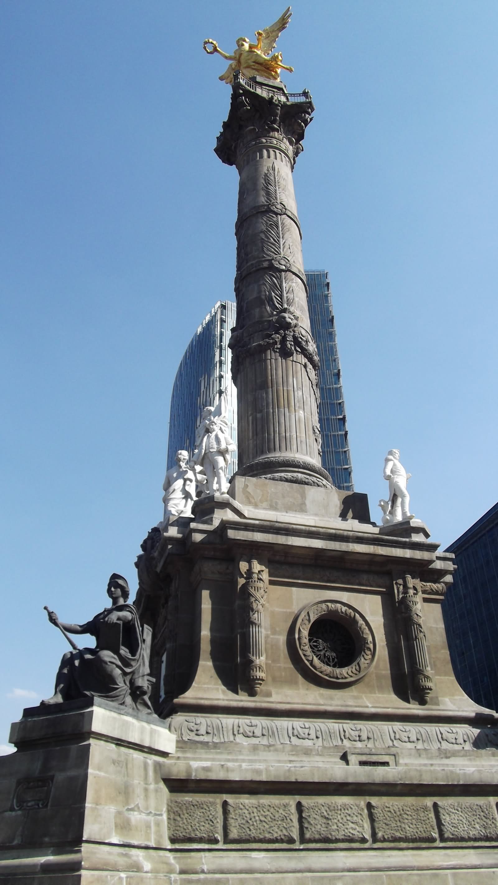 The Angel Of Independence Column Image