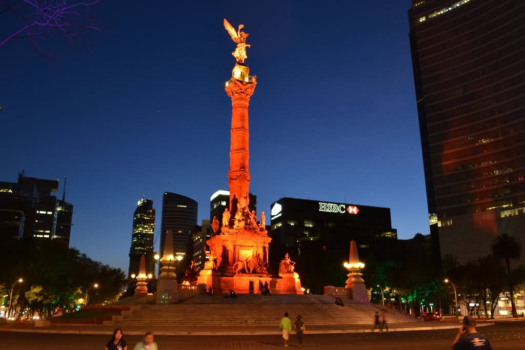 The Angel Of Independence In Mexico City Lit Up At Night