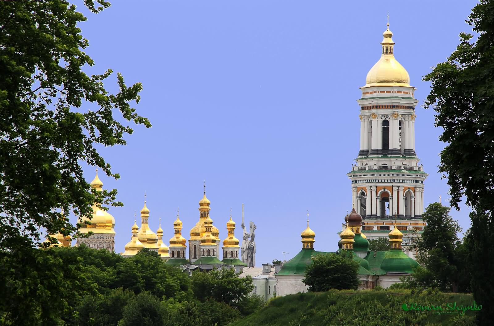 Фото киево. Киево Печерская Лавра весной. Киево-Печерская Лавра князь. Киево Печерская Лавра территория. Церковь Святого Николая (Киево-Печерская Лавра).