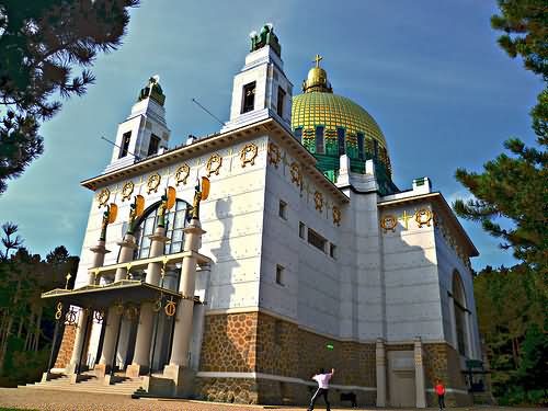 Kirche am Steinhof Side View Image