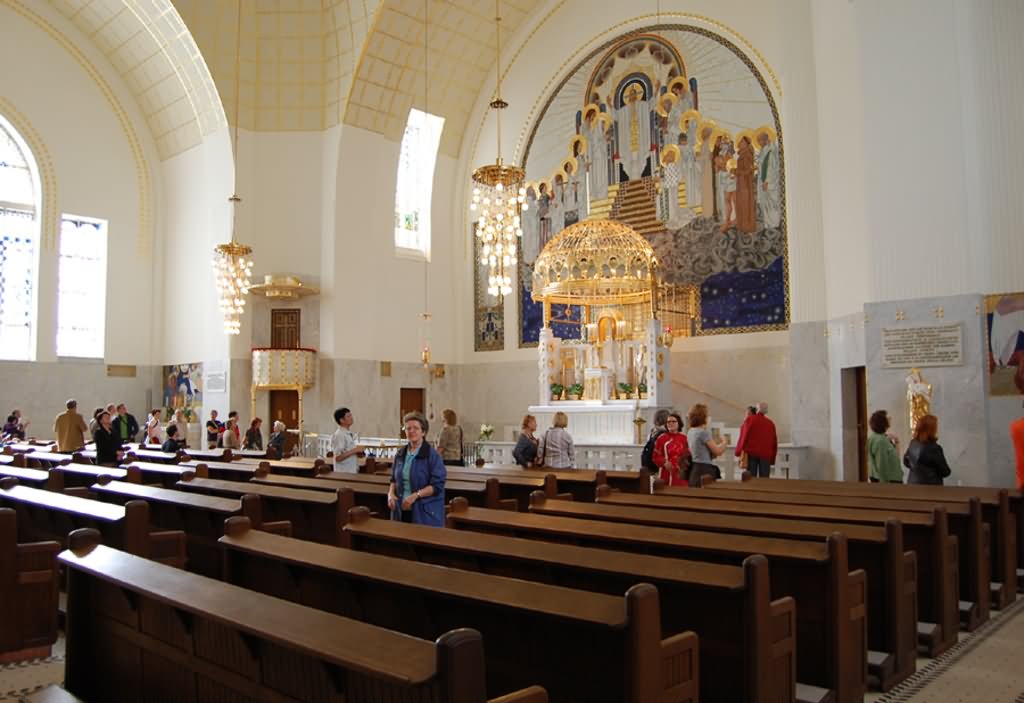 Prayer Hall Inside The Kirche am Steinhof