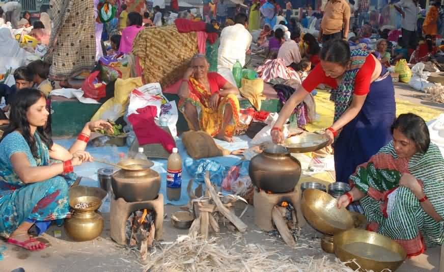 Women's Making Lohanda And Kharna During Chhath Puja Celebration