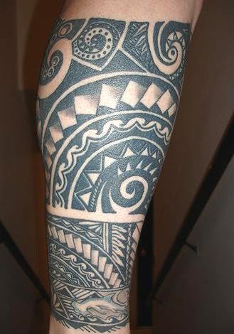 Black Ink Samoan Tattoo On Leg