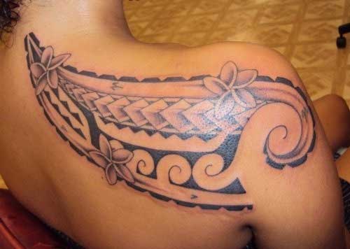 Samoan Tattoo On Girl Right Back Shoulder