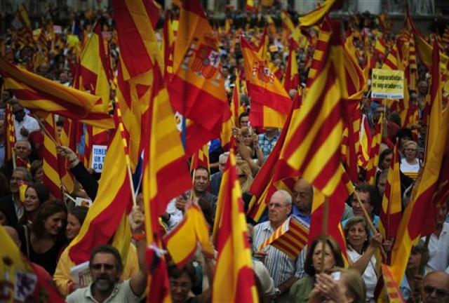 People Opposed To The Independence Day Of Spain