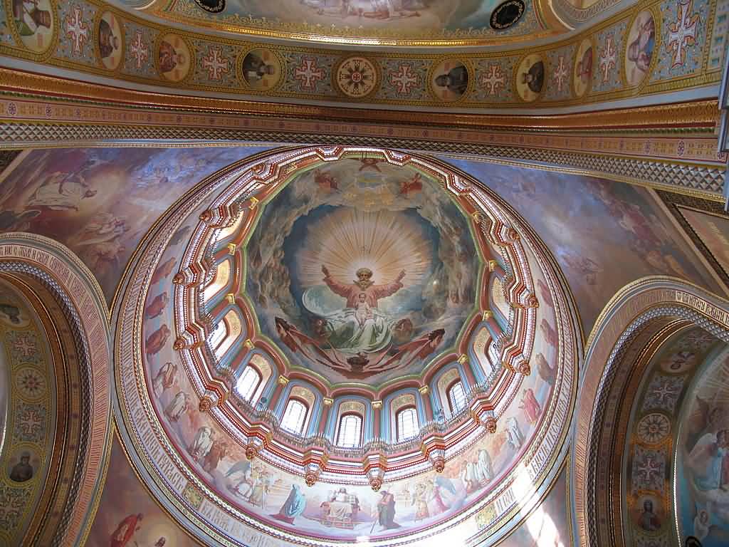 Dome View Inside The Cathedral Of Christ The Saviour (2)