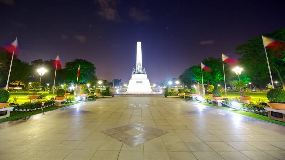 Night View Of Rizal Monument In Rizal Park