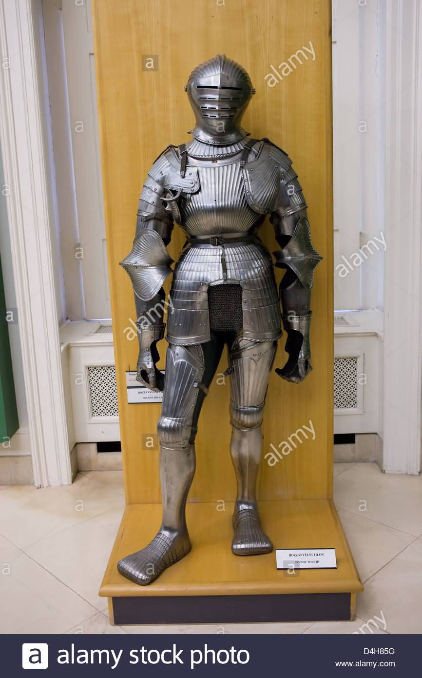 16th Century Full Plate Armour In The Hungarian National Museum