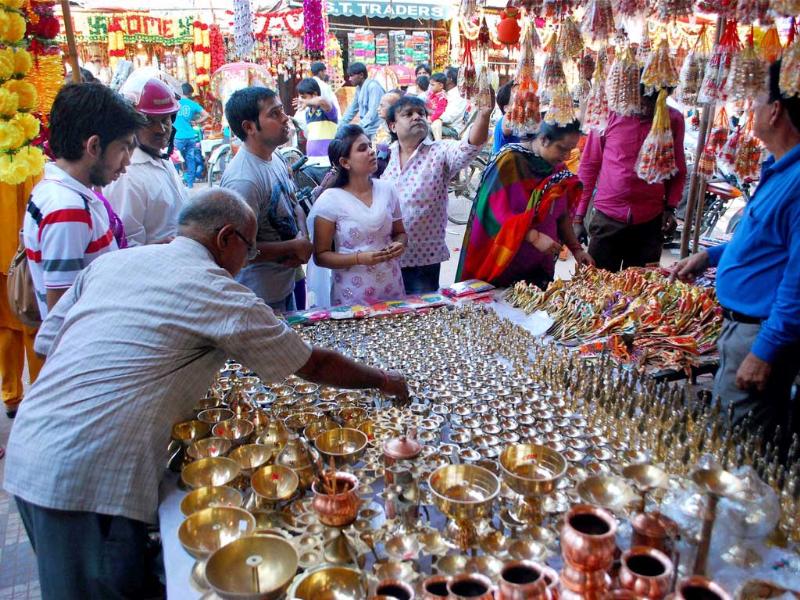 People Buying Utensils On The Eve Of Dhanteras