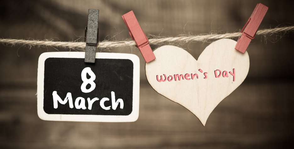 8 march women’s day hanging note